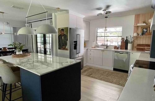 Bloomingdale Casa | Pool, Hot Tub, Ambiance & Good Times, Heated Pool, Hot Tub, Ambiance & Good Times