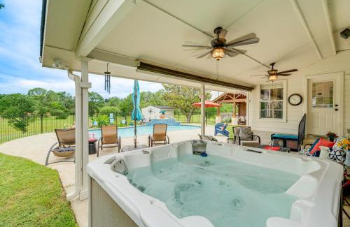 Round Rock Casa | Pool, Hot Tub and BBQ Family Home in Round Rock