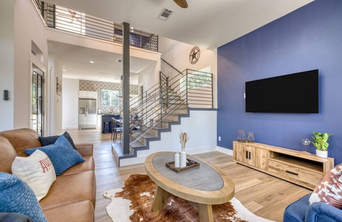 Driftwood Casa | Pool, Hot Tub, Game Room, Fire Pit | Luxe & Private 4BDR | Maverick by AvantStay