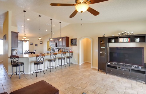 Lake Havasu City Casa | Lake Havasu City Home w / Pool, jacuzzi y vistas Mtn