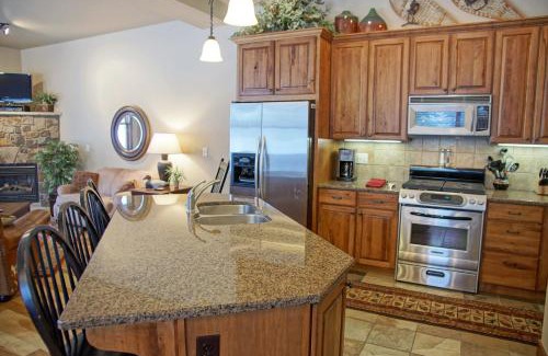 Steamboat Springs Casa | Pool & Hot Tubs, 2 Living Rooms, City Shuttle, Washer, Dryer