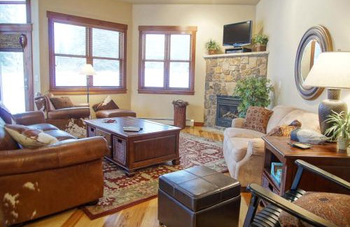 Steamboat Springs Casa | Pool & Hot Tubs, 2 Living Rooms, City Shuttle, Washer, Dryer