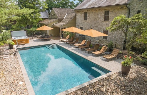 Mount Joy Casa | Pool HotTub Pickleball Golf Arcade Firepit Fishing