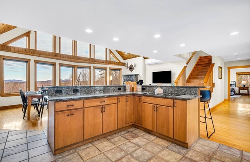 Bethel Cabina | POOL+HotTub+Sauna / Privacy+9miles to Sunday River