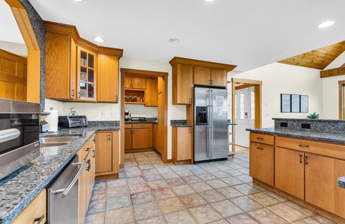 Bethel Cabina | POOL+HotTub+Sauna / Privacy+9miles to Sunday River