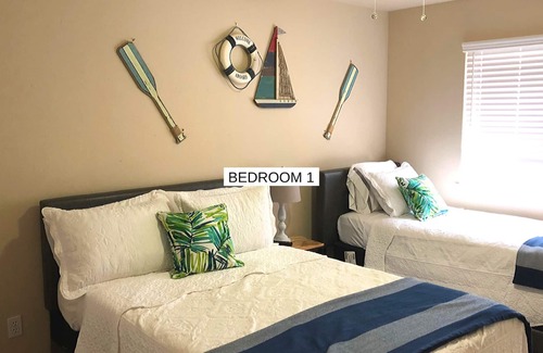 Tomball Casa | Pool House- 9 Beds in Tomball 30 Minutes from Downtown