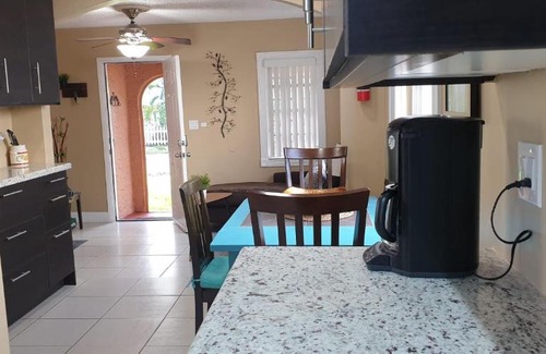 Downtown Hollywood Casa | Pool House+Close to Beach+WiFi+BBQ