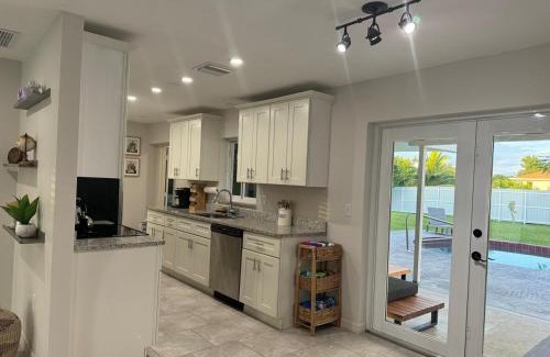 Englewood Casa | Pool house in Englewood