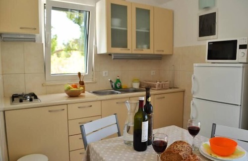 Cove Makarac (Milna) Casa | Casa de la piscina "Julije" junto al mar