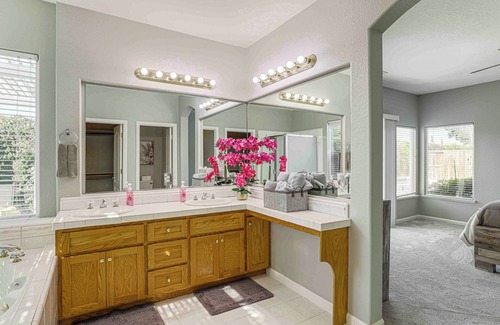 Modesto Casa | Pool, Jacuzzi, Private, Cozy, 4 Bedroom home, A/C. Perfect for families.