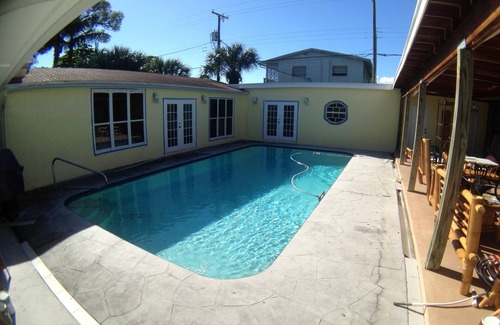 South Palm Park Neighborhood Association Cabaña | Piscina privada cerca de la playa y la ciudad - Bamboo Cottage On Quiet Palmway