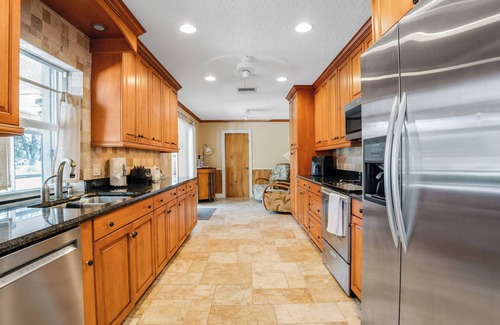Lake Worth Casa | Pool Oasis on Golf Course! + Huge Backyard & Games