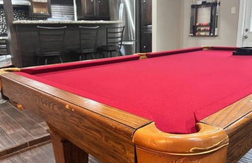 Northside Casa | Pool/Outdoor kitchen/Pool table