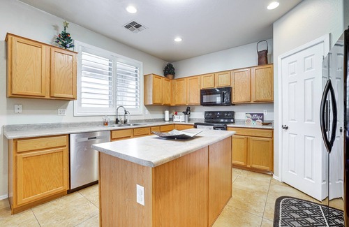 San Tan Valley Casa | Pool & Patio: San Tan Valley Getaway!