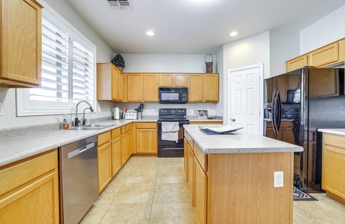 San Tan Valley Casa | Pool & Patio: San Tan Valley Getaway!