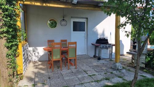 Petrovce Apartamento | Pool place
