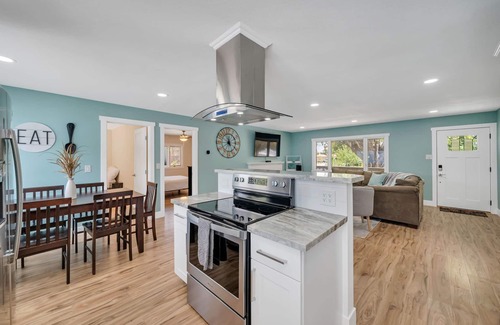 Reno Casa | POOL & SPA in Reno-Tahoe, family friendly- sleeps 10!