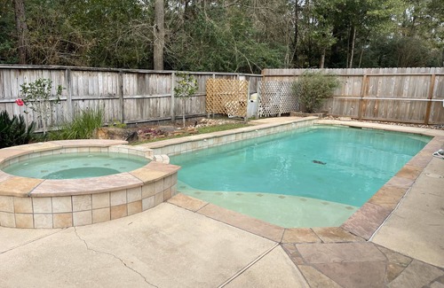 Alden Bridge Casa | Pool & spa in The Woodlands. Available now!