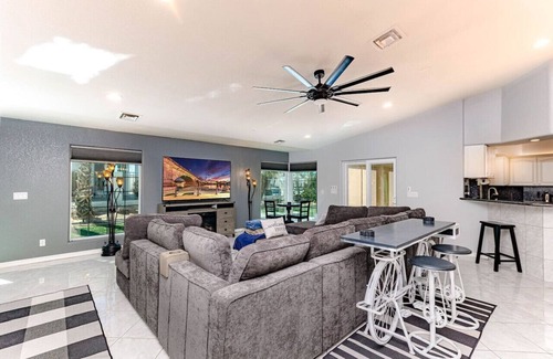 Lake Havasu City Casa | Pool | Spa | Pool Table | Lake View | Sleeps 24