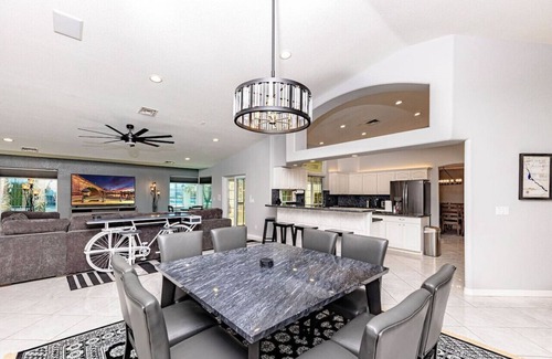 Lake Havasu City Casa | Pool | Spa | Pool Table | Lake View | Sleeps 24