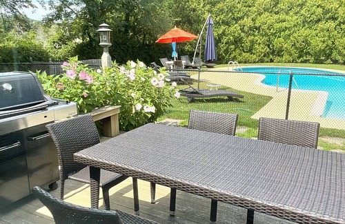 East Dennis Casa | * Pool * Spacious House ~ Near Dennis Bay Beaches