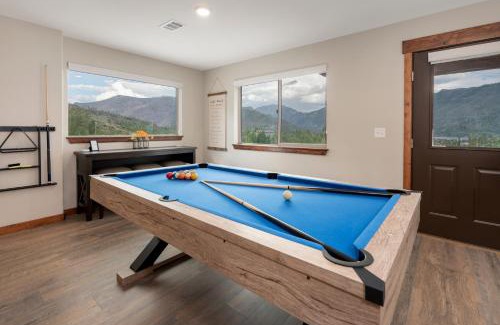 Grand Lake Casa | Pool Table, Expansive Mountain Views, New Construction, Close to Town