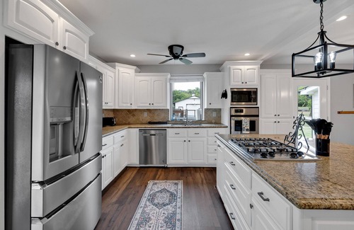 Oakhurst Casa | Pool Table, Fireplace, Patio, Office