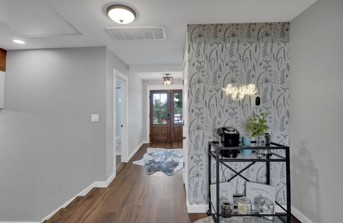 Oakhurst Casa | Pool Table, Fireplace, Patio, Office