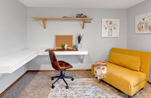 Oakhurst Casa | Pool Table, Fireplace, Patio, Office