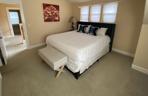 Mountain View District Casa | Pool Table, Huge Game Room, Large Fenced Yard, Family Retreat