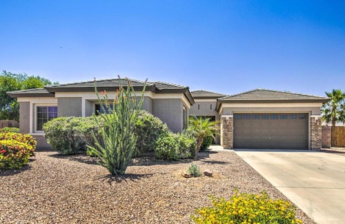 Cortina Casa | Pool Table, Yard and Grill Luxe Queen Creek Escape
