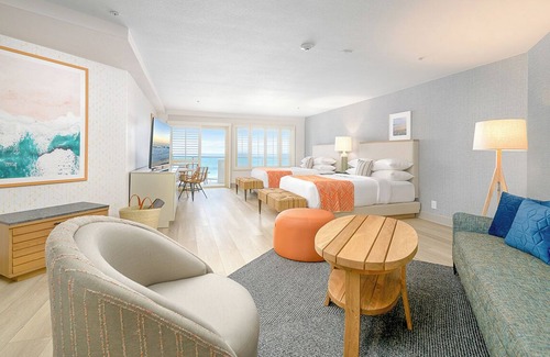 Carlsbad Village Hotel | Pool Terrace 2 Queen at Beach Terrace, Four Spacious Units with Pool View