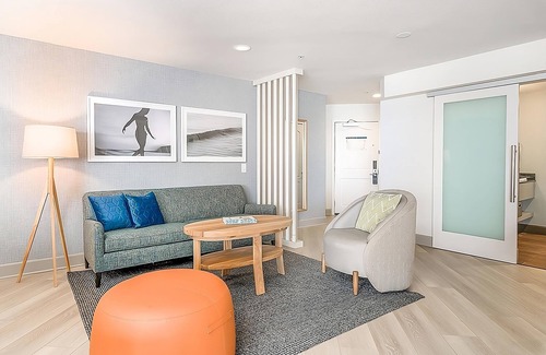 Carlsbad Village Hotel | Pool Terrace 2 Queen at Beach Terrace, Four Spacious Units with Pool View