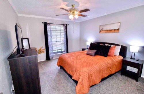 Lewisville Casa | Pool Theater Convenient Location 4bedroom2 Bath