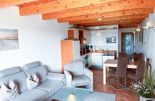 Alt Gaarz Apartamento | Uso de piscina, dos baños, terraza y balcón.