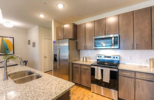 Deerwood Casa | Pool View 1/1 Apartment Near St.Johns Town Center & Mayo Clinic