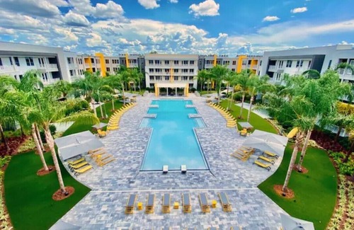 Deerwood Casa | Pool View 1/1 Apartment Near St.Johns Town Center & Mayo Clinic