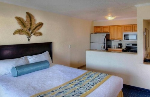 Rocky Point Hotel | Pool View Balcony! Unit w/ Kitchen! Pool, Parking, Near Henry B. Plant Museum!