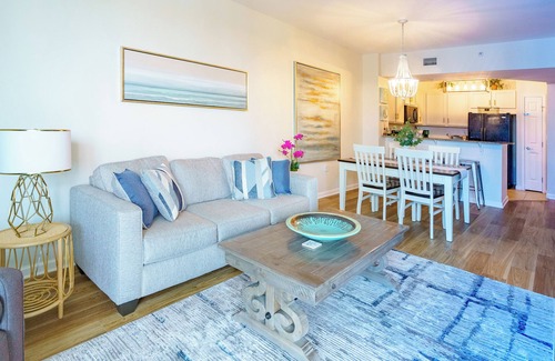 Indian Bayou Condominio | Pool view condo at Palms of Destin, 3rd fl, #1305