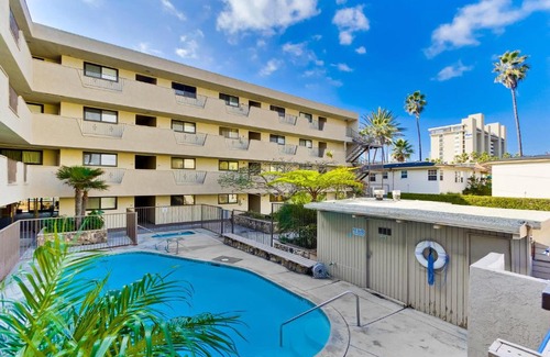 North Pacific Beach Casa | Pool View Condo