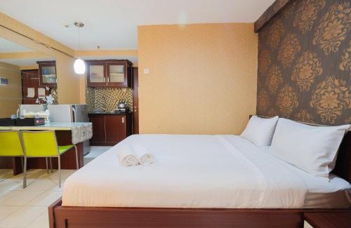 Kebagusan Apartamento | Pool View Studio at Kebagusan City Apartment By Travelio