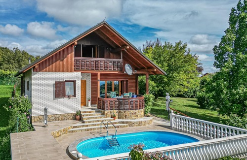 Semic Casa | Pool Villa Adonis, Semič, Slovenia