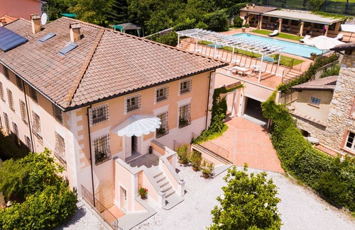Camaiore Villa | Pool Villa in Tuscany. 10 bedrooms A/C Wi-fi Garage - Villa Melangola