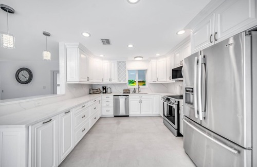 Coral Ridge Isles Casa | Pool+Waterfront! Close To Beach & Restaurants!