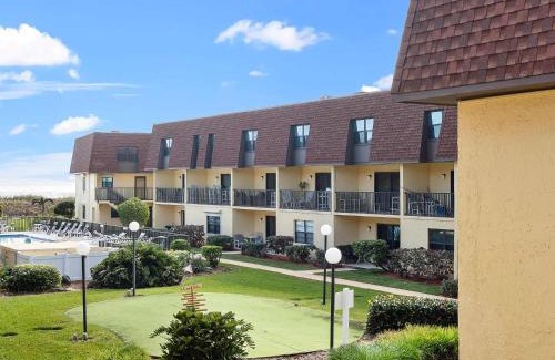 Avon By The Sea Casa | Poolfront 2BR Condo with BBQ Steps To Beach & Pier
