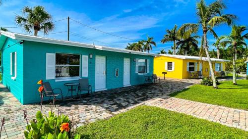 Biggar Casa | Poolfront Cottage Near Beach with Full Kitchen!