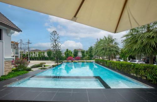 Sam Wa Tawan Ok Villa | Poolfront Family House 13 Guests Near Fashion Island