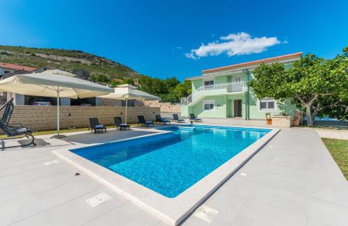 Lisane Ostrovicke Casa | Poolincluded - Holiday Home Maslina