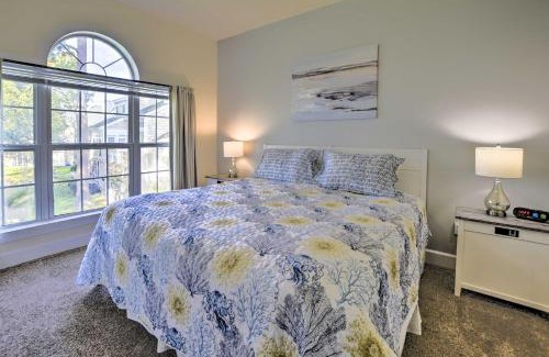 Central Myrtle Beach Apartamento | Pools and Golf, 2 Mi to Beach Myrtle Beach Condo!