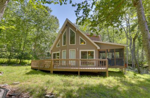 Bushkill Casa | Pools, Hot Tub and More Bushkill Mountain Getaway!